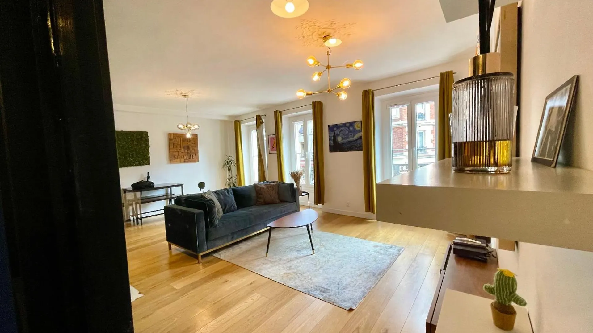 Elegant & Chic A Apartment